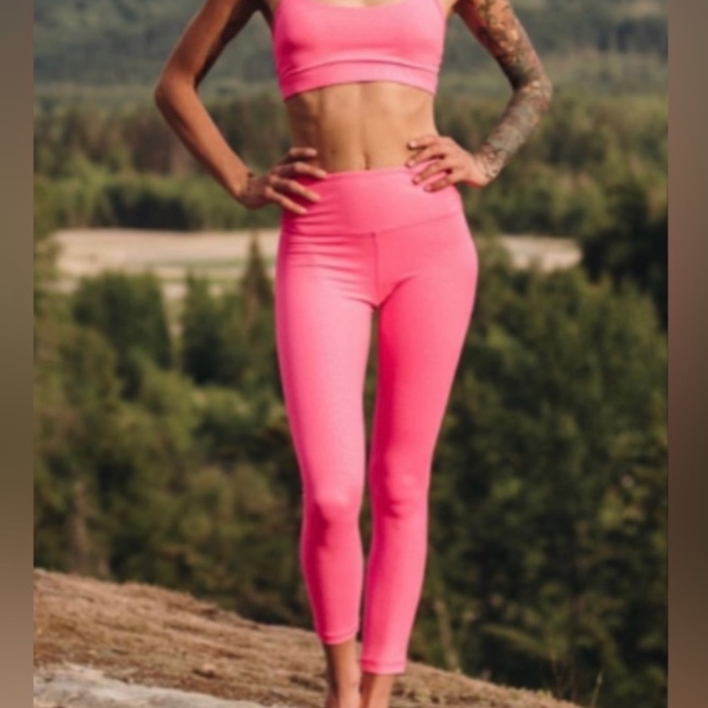 ZYIA Active Hot Pink Leopard Light N Tight  7/8 24" Leggings- 2 - Picture 7 of 12